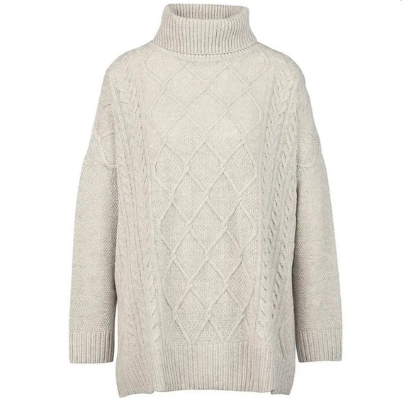 Barbour Sweaters - BARBOUR Wo Burne Cable Knit Cape Sweater. Women’s small.